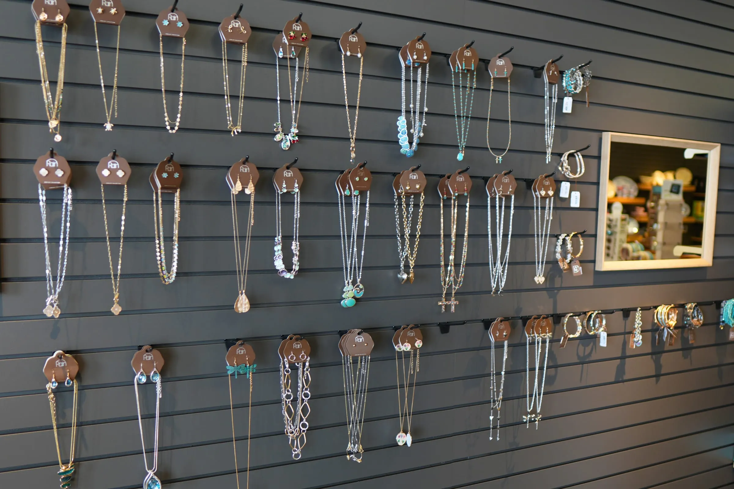 Jewelry & Accessories