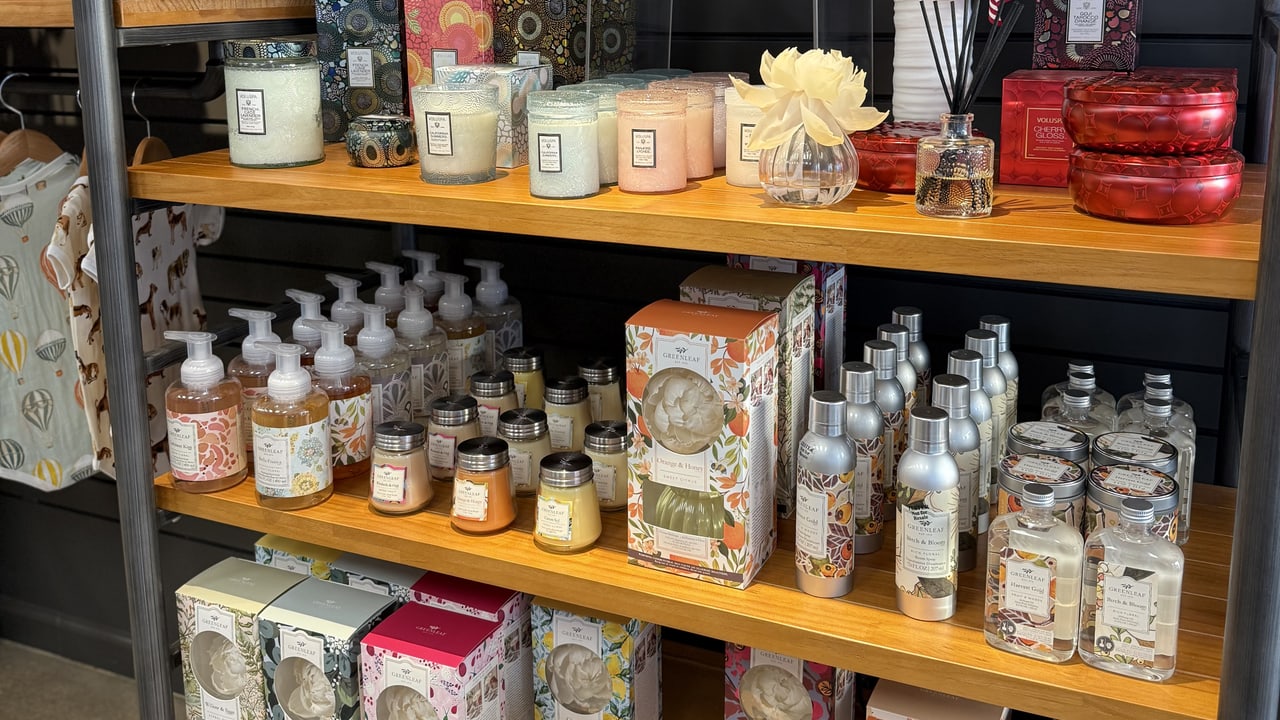 A Voluspa Scent Guide: How to Choose the Right Candle as a Gift